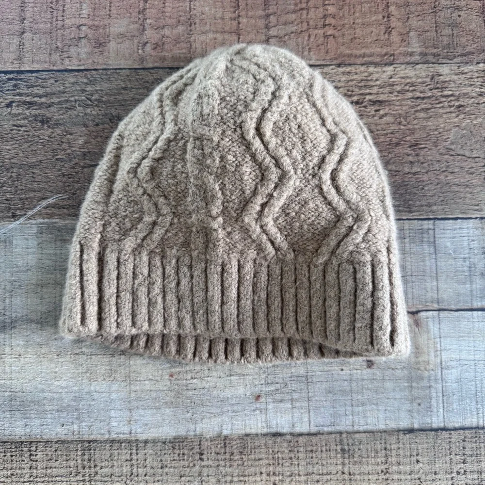 Banana Republic Soft Knit Beanie Cotton Cahsmere Blend Infant SIze 0-12 Months
